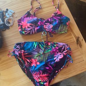 Cute floral 2 piece swim suit